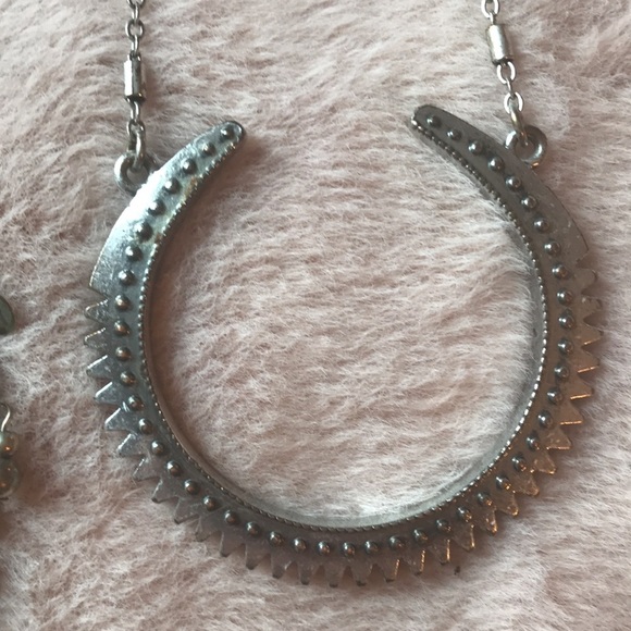 Free people necklace silver jewelry - Picture 3 of 3